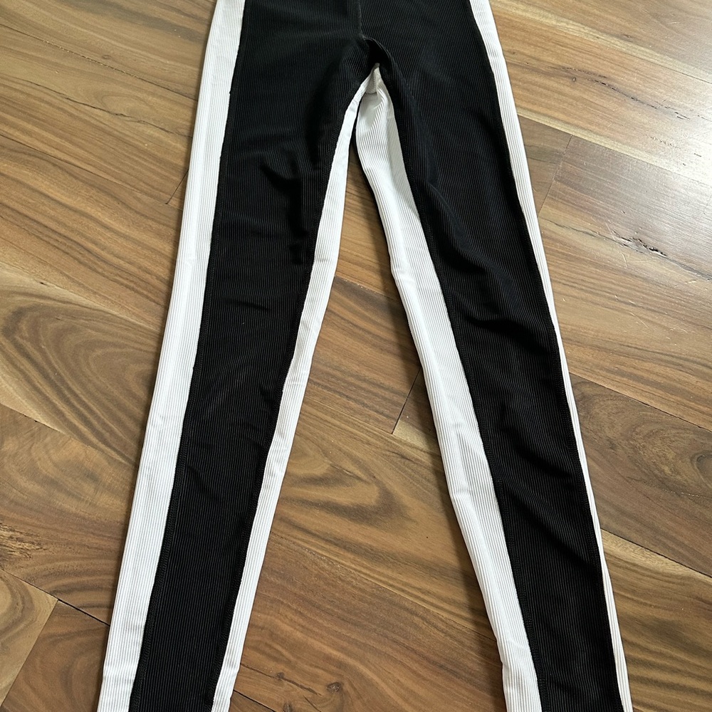 Beach Riot Colorblock ribbed leggings size Xsmall - Picture 3 of 3
